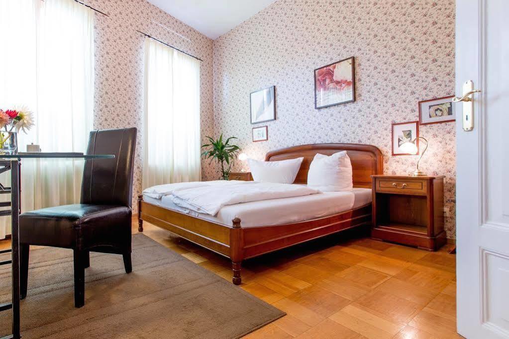 Hotel Villa Koenigsgarten Siebeldingen Экстерьер фото