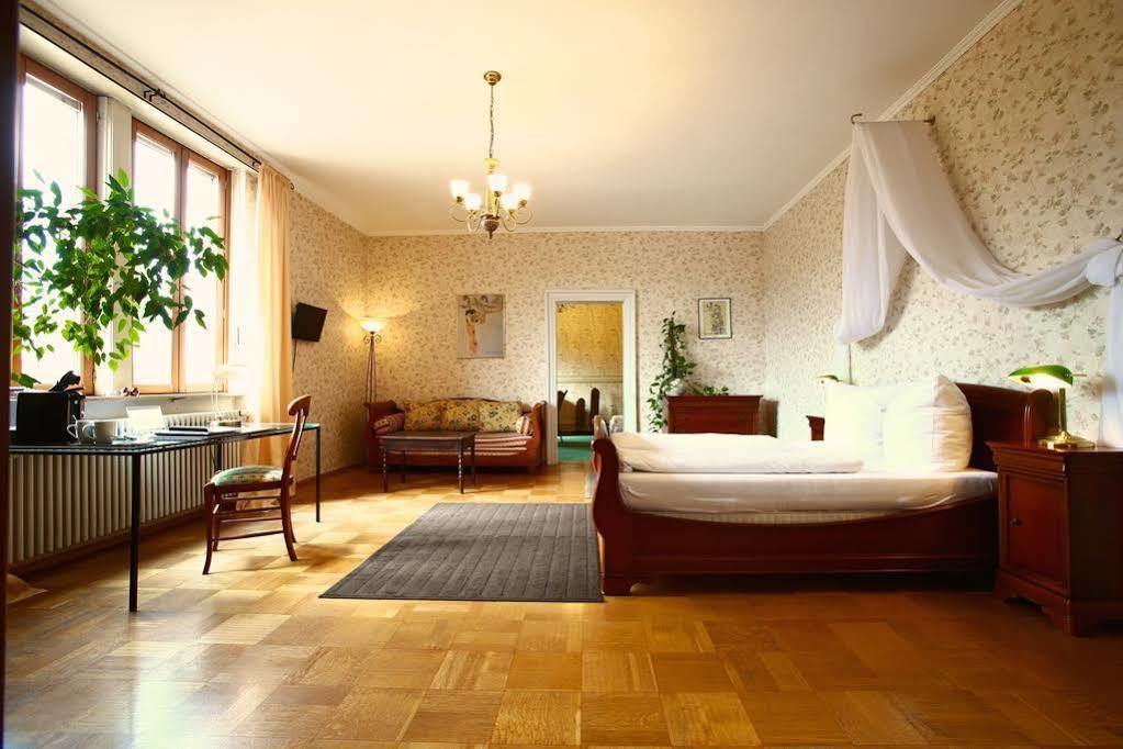 Hotel Villa Koenigsgarten Siebeldingen Экстерьер фото